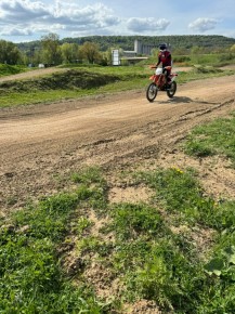 séance avec MAELLYS et son 125 KTM